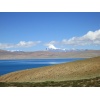 24.09.2012 12:59, 4643 m, Rakas Tal (Lagnga Tso) im Hintergrund erster Blick zum Mt. Kailash (6638 m)